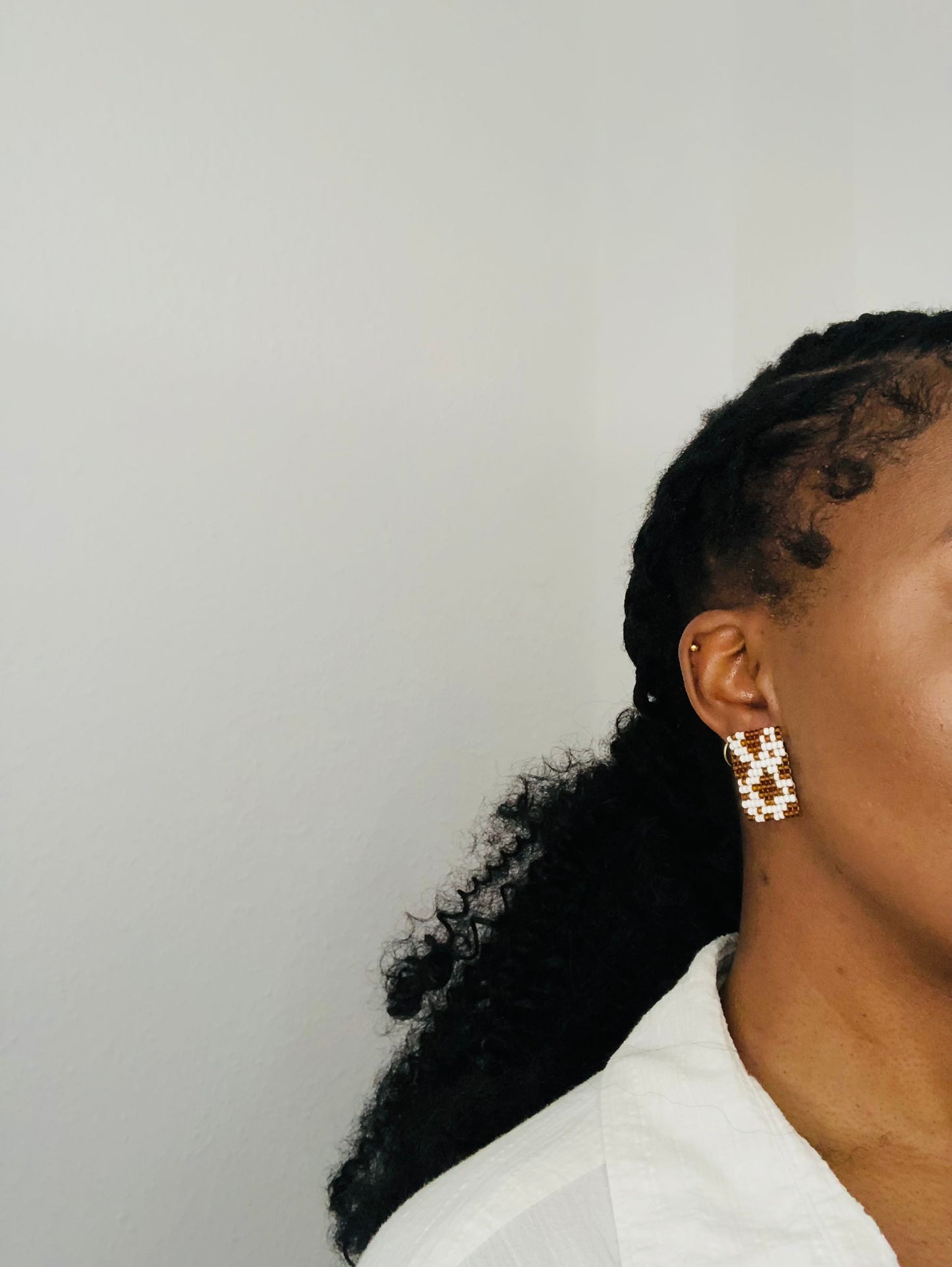 Izinkomo brown earrings (Statement)