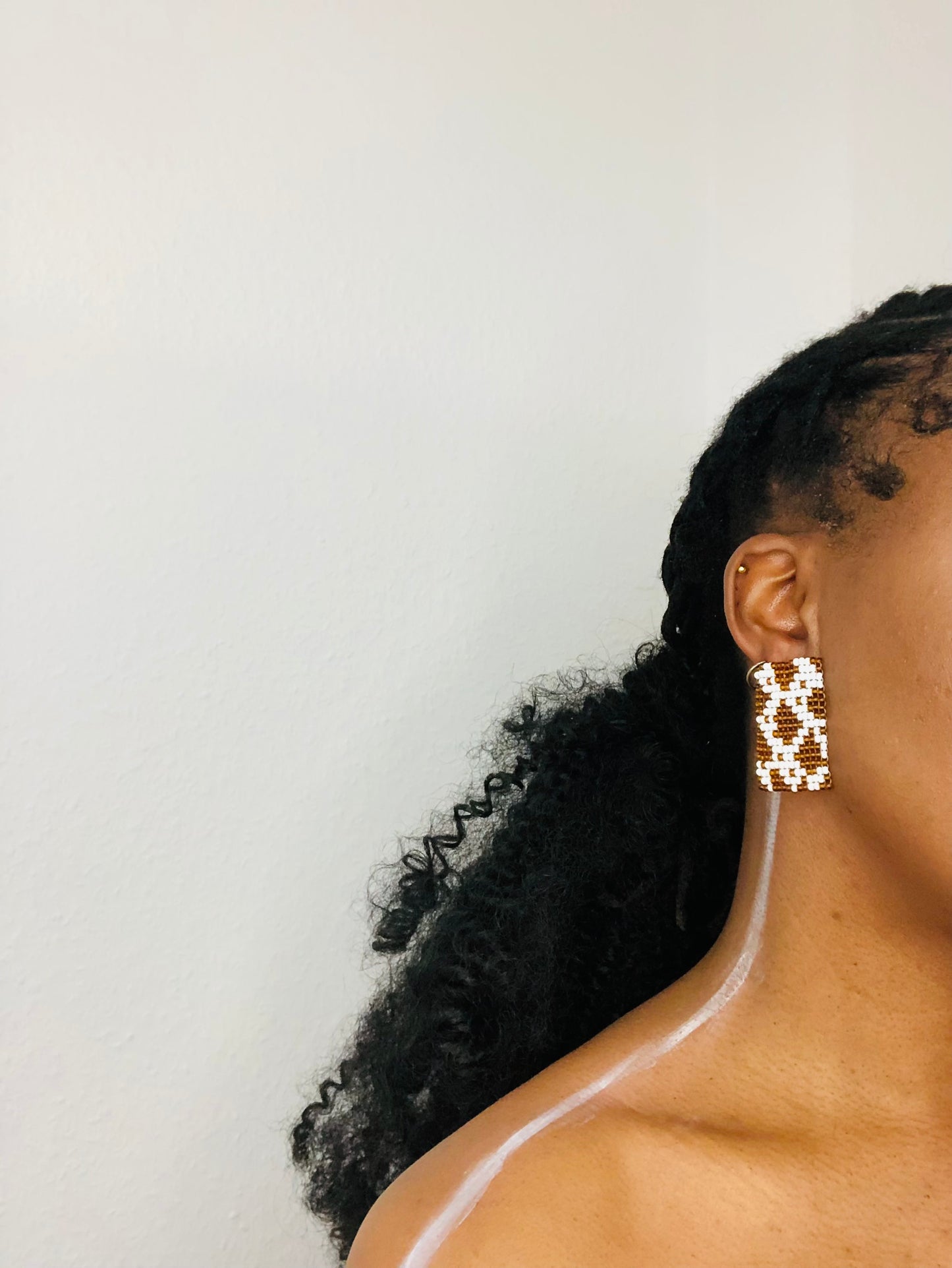Izinkomo brown earrings (Statement)